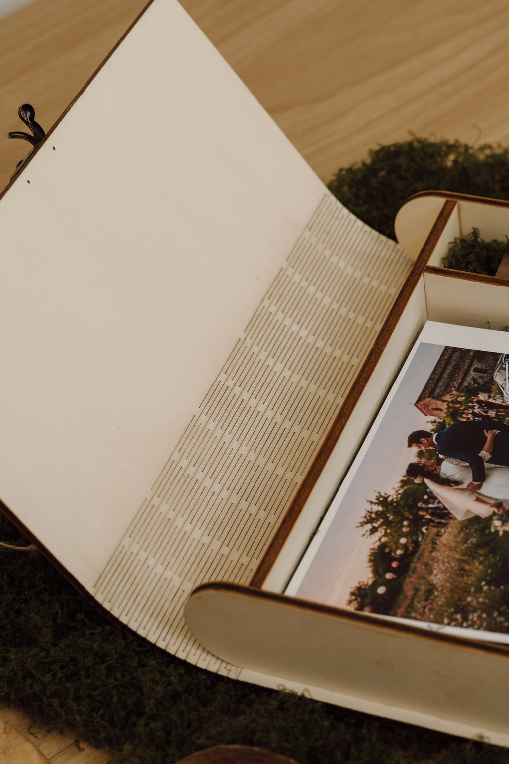 Scatola porta foto in legno naturale pieghevole con vano USB – perfetta per foto e regali