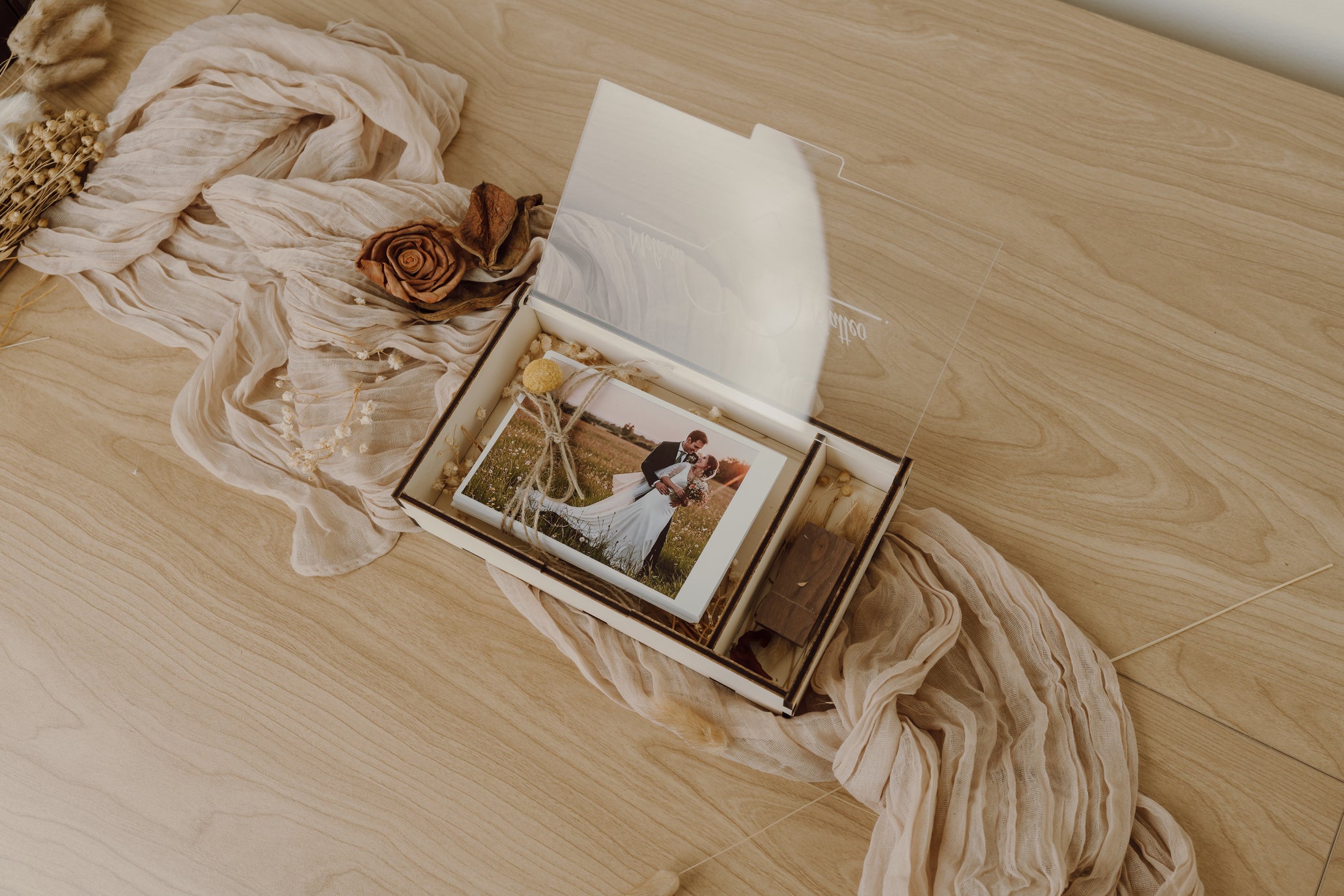 Scatola porta foto in legno naturale coperchio in acrilico trasparente con vano USB – perfetta per foto e regali