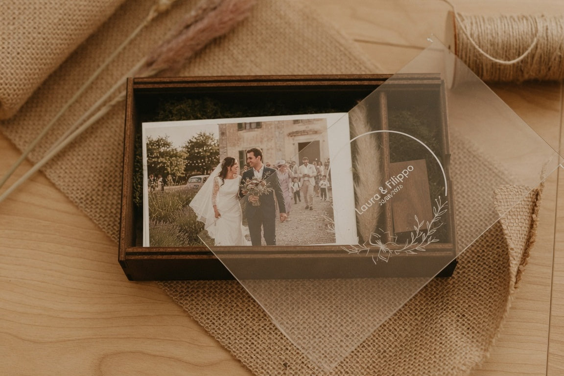 Scatola porta foto in legno noce coperchio scorrevole in acrilico trasparente con vano USB – perfetta per foto e regali